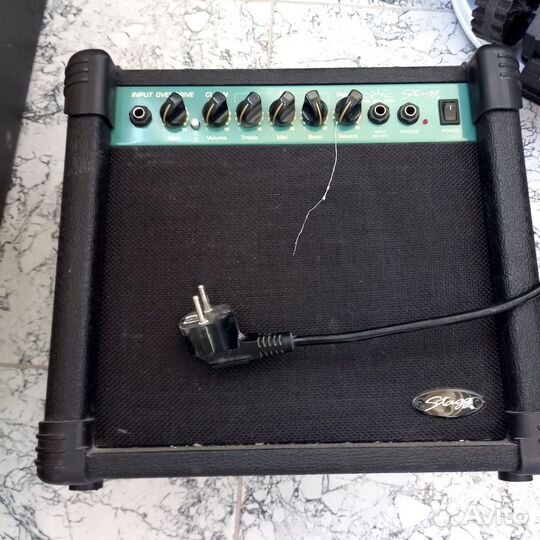 Гитарный комбоусилитель