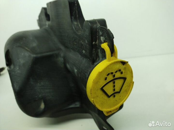 Бачок омывателя Dodge Ram 5.7 2018