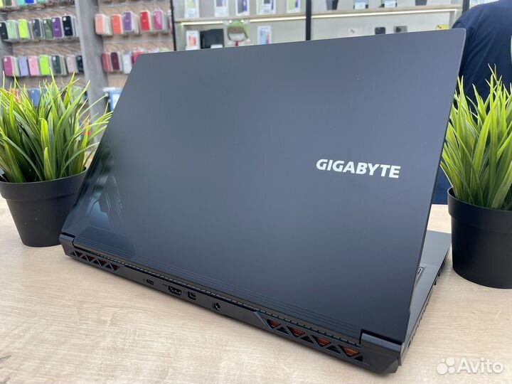 Игровой ноутбук Gigabyte G5 i5-12/RTX3050