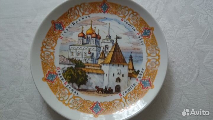 Настенная тарелка