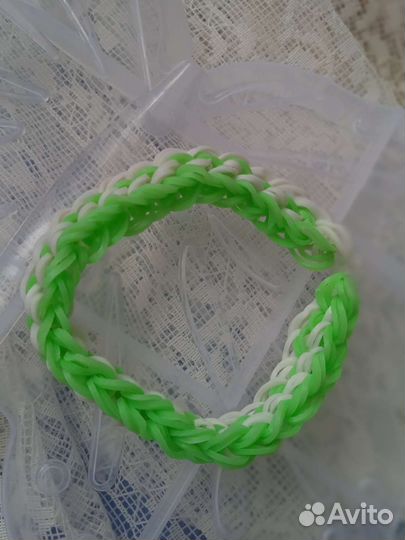 Браслет из резинок