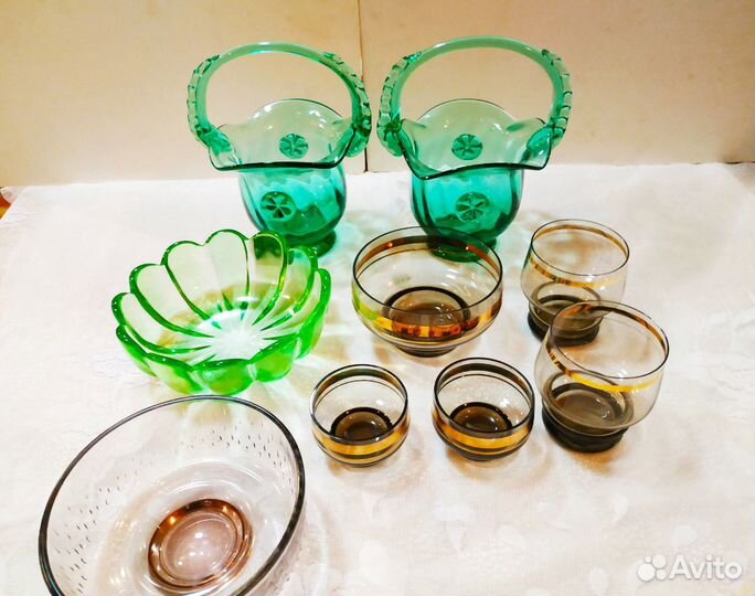 Конфетницы, вазы, салатники, креманки цветное стек