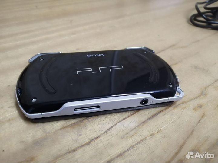 Sony PSP GO N1008