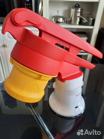 Tupperware Chef Press
