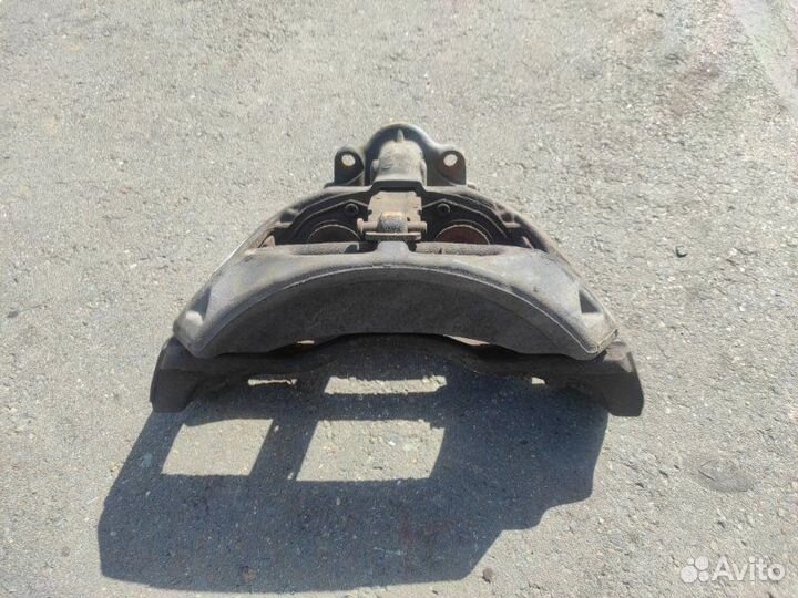 Суппорт тормозной передний правый Man Tgx