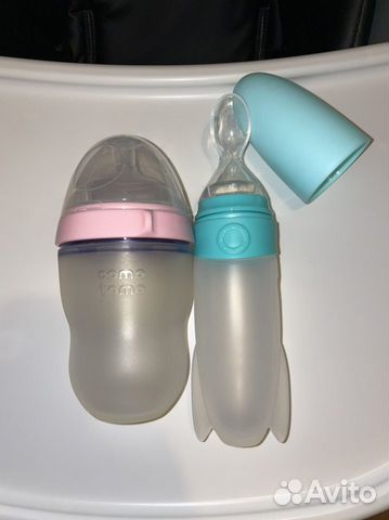Бутылочка и бутылочка с ложкой для кормления