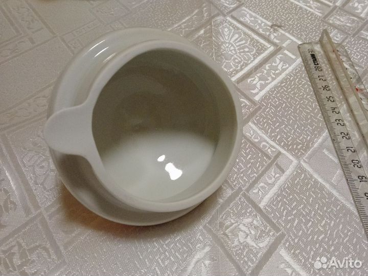 Мадонна ГДР блюдо и крышка