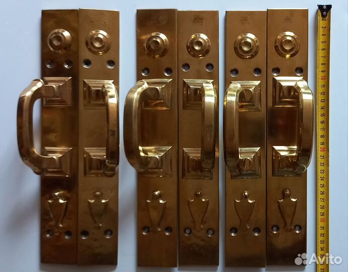 Дверная ручка 