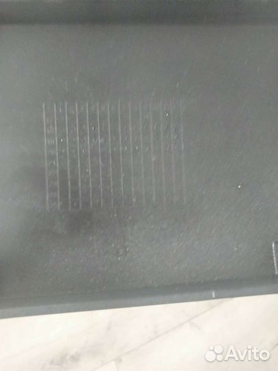 Заглушка в решетку радиатора Peugeot Traveller