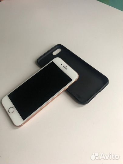 Телефон iPhone 8