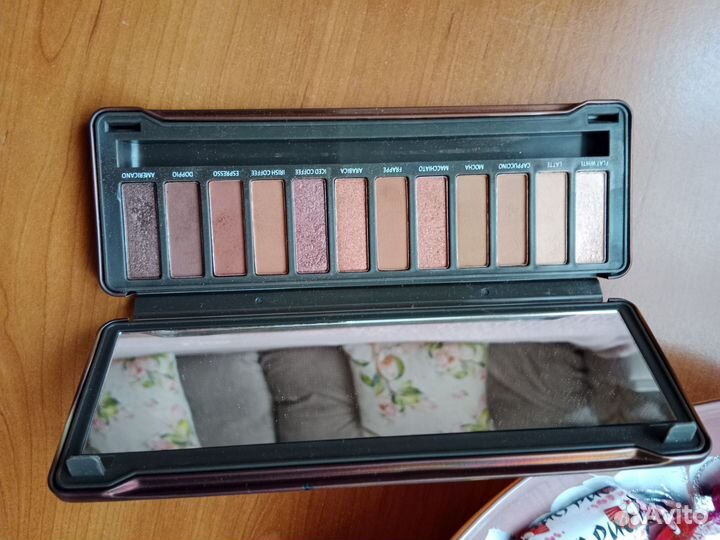 Палетка теней evelyn