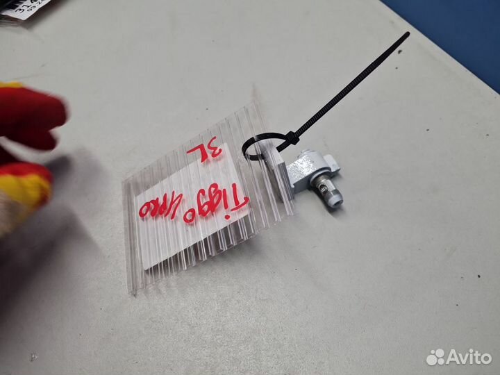 Петля двери левой Chery Tiggo 7 Pro 2020