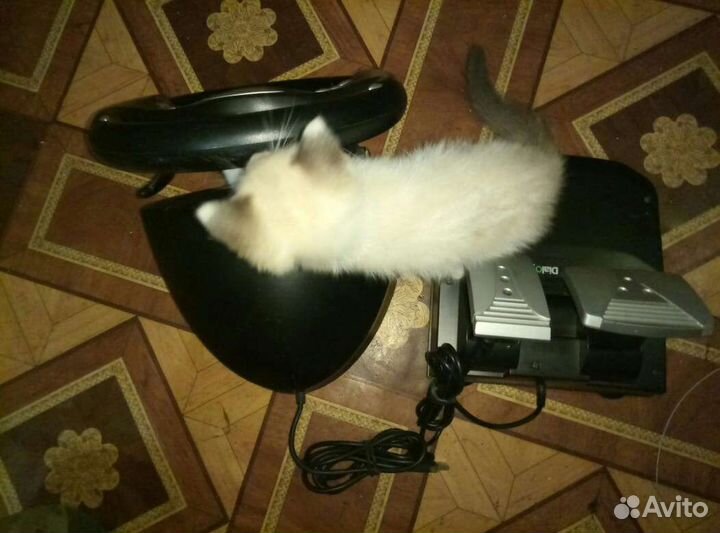 Игровой руль с педалями