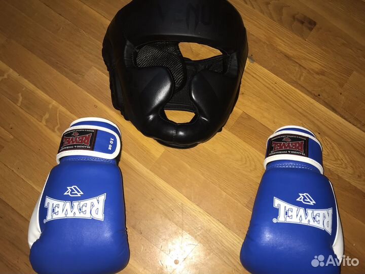 Шлем мма и боксерские перчатки 10 oz