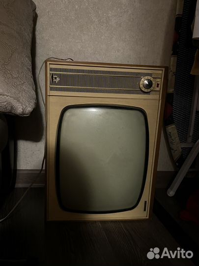 Винтажный телевизор 