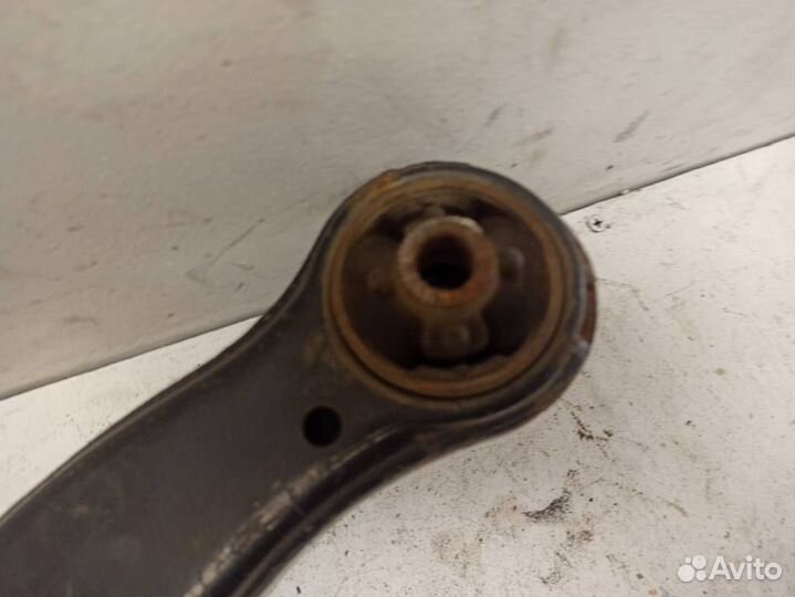 Рычаг передний правый нижний