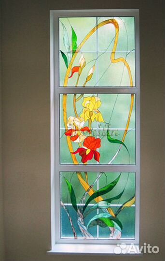 Витраж в окне