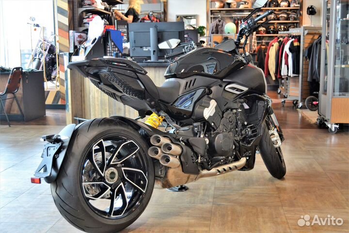 Ducati Diavel V4 2023