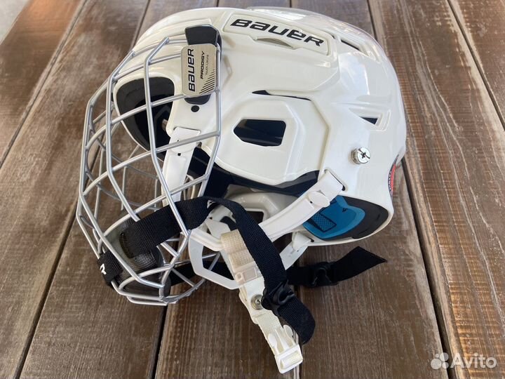 Шлем хоккейный bauer