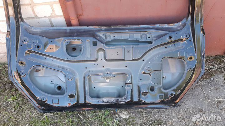 Крышка багажника Nissan X-Trail