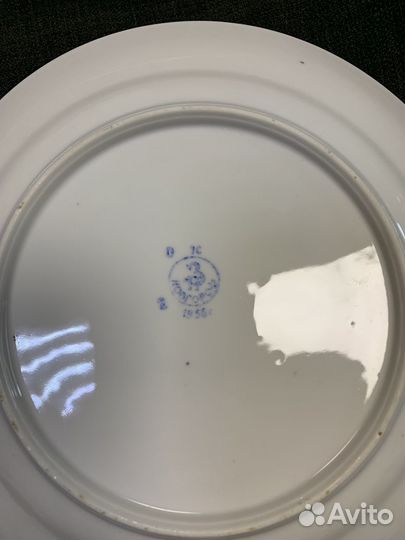 Фарфоровые тарелки набор