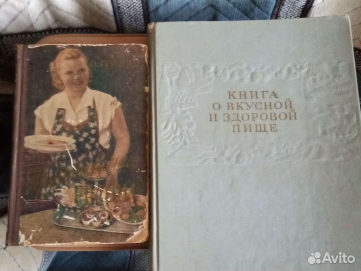 Книги и открытки о кулинарии СССР