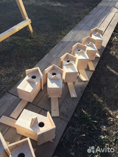 Скворечник и кормушки