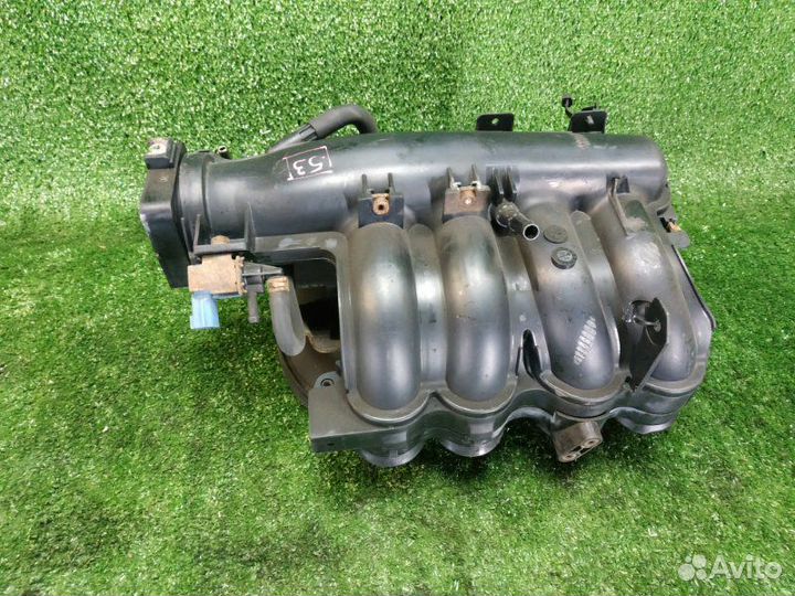 Топливная рампа с форсунками Nissan Primera P12