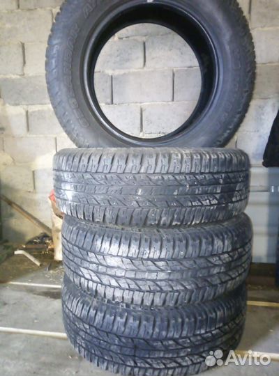 Yokohama 104ZR 235/65 R17