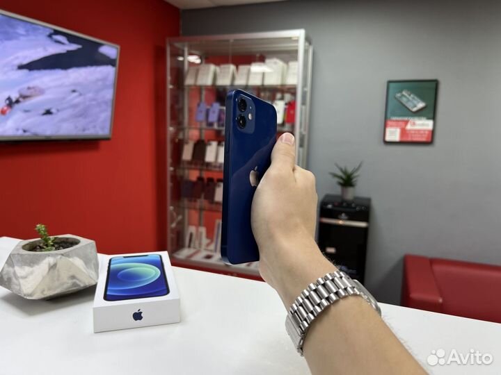iPhone 12, 64 ГБ