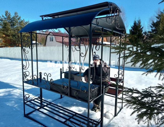 Мангал с крышей