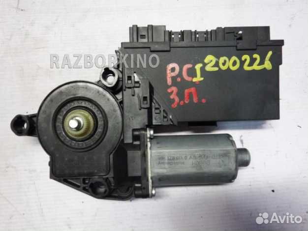 Моторчик заднего правого стеклоподъемника