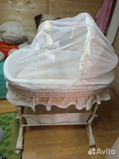 Кроватка- колыбелька для новорожденного