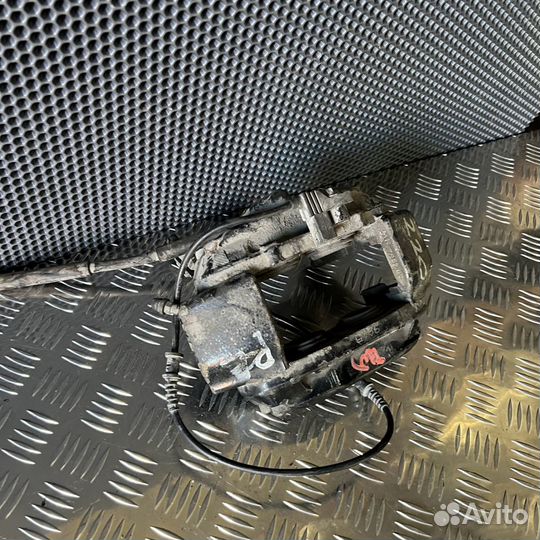 Суппорт тормозной передний левый Mercedes-Benz S-к