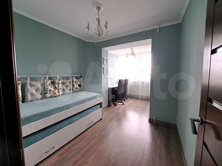 4-к. квартира, 86 м², 8/10 эт.