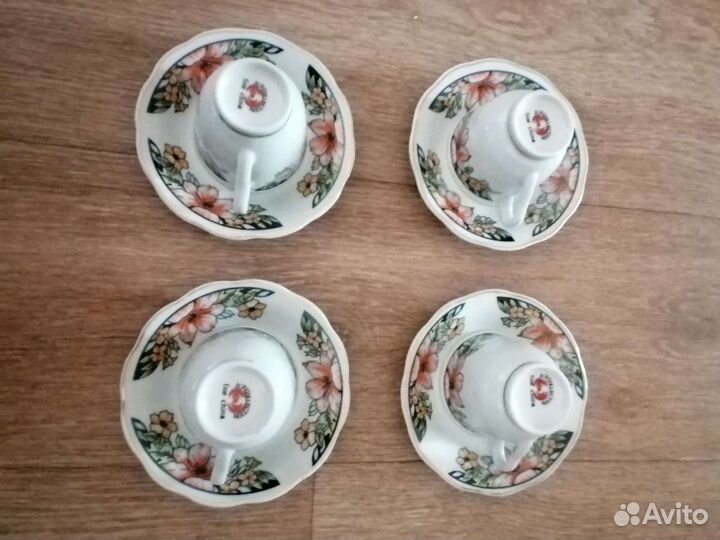 Кофейные кружки с блюдцами. 4 кружки 4 блюдца. Нас