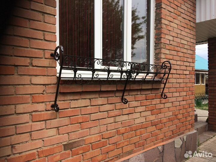 Кованная цветочница