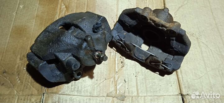 Суппорт тормозной передний Опель Вектра б 2л