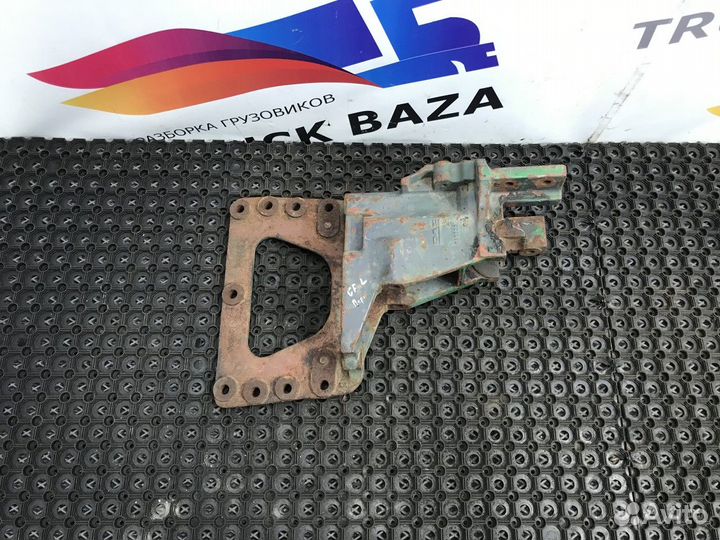 1369517 Кронштейн передней рессоры левый Daf CF