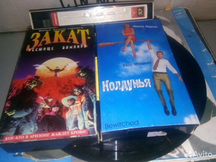 Видео кассеты и двд диски с фильмами