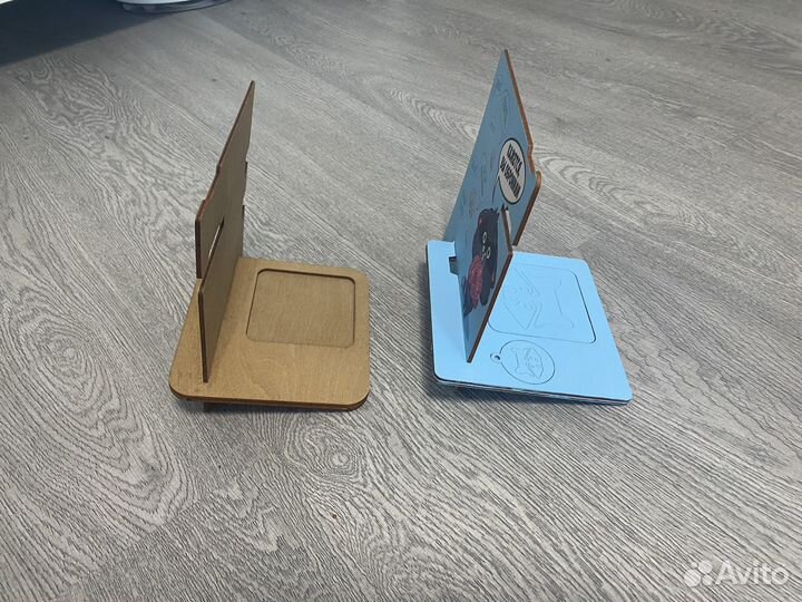 Подставка для телефона, часов и наушников