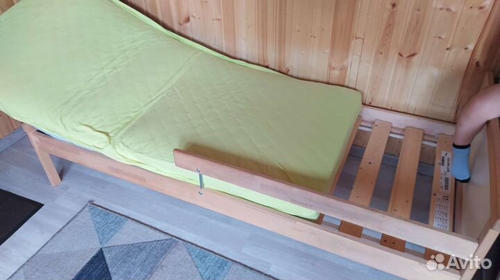 Детская кровать IKEA с матрасом