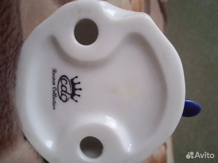 Мальчик с голубем