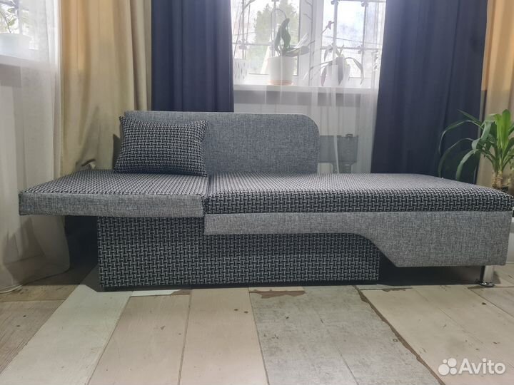 Маленькый диван