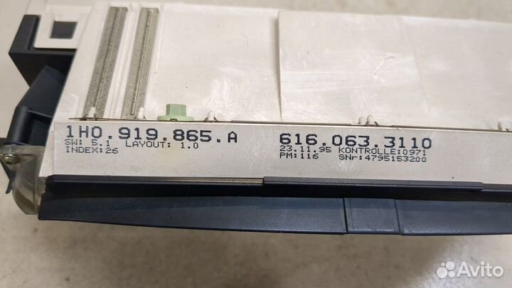 Щиток приборов Volkswagen Golf 3, 1996