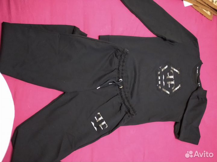 Спортивный костюм женский