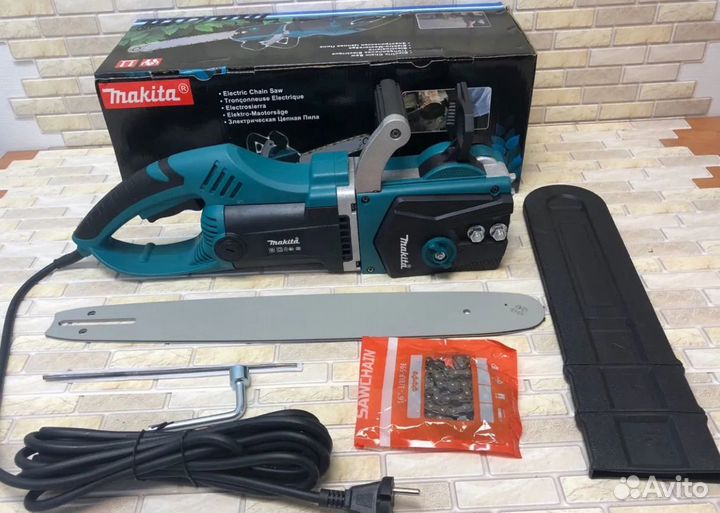 Электрическая цепная пила Makita 2800W