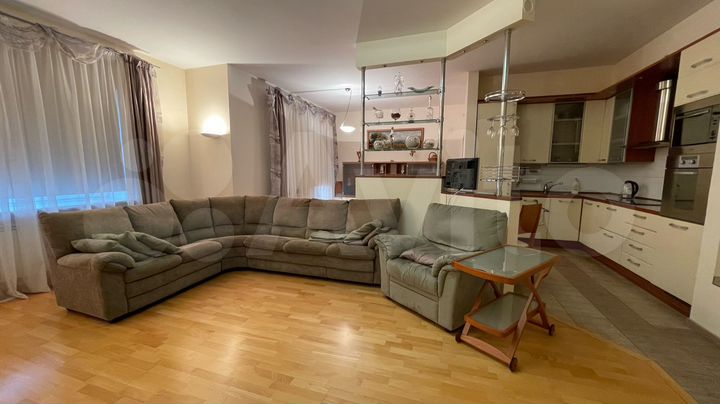 3-к. квартира, 147,5 м², 4/4 эт.