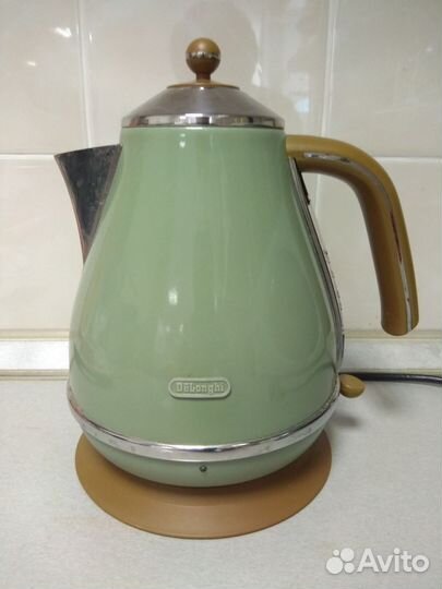 Электрочайник DeLonghi kbov2001.GR