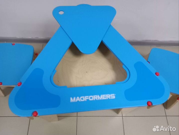 Комплект Детской мебели Magformers стол +2 стула